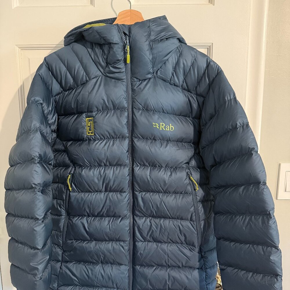 Rab electron pro jacket in men's size large EUC blue